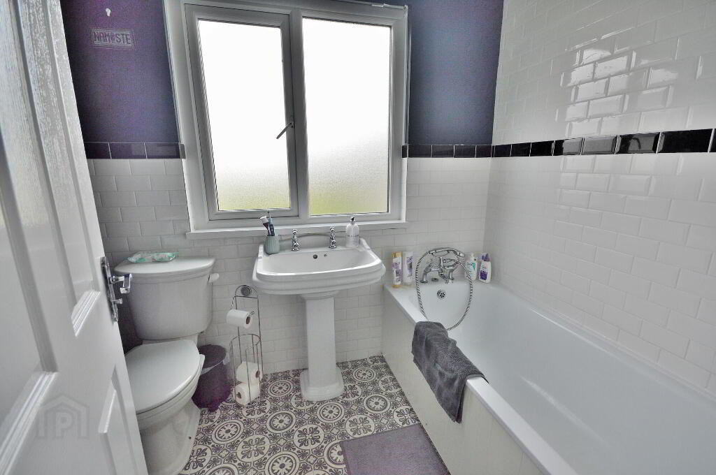 Photo 12 of 56 Cloverdale Crescent, Lisburn