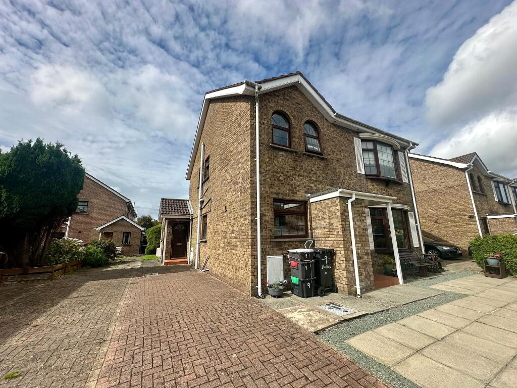 Photo 1 of 10 Braemar Court, Glengormley