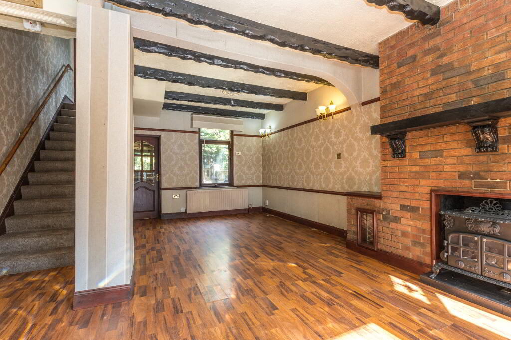 Photo 4 of 111 Ballygomartin Road, Belfast