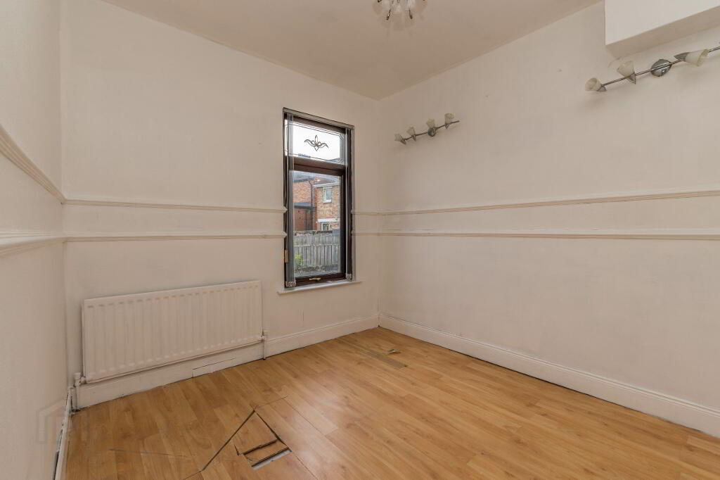 Photo 11 of 111 Ballygomartin Road, Belfast