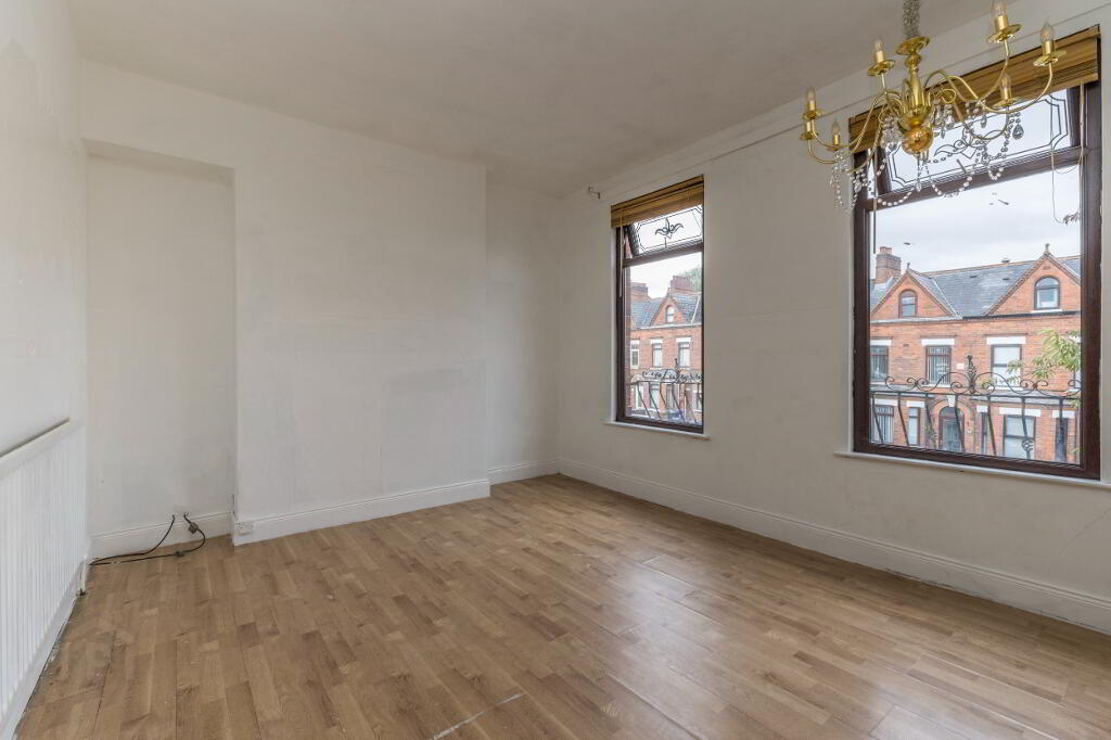 Photo 12 of 111 Ballygomartin Road, Belfast