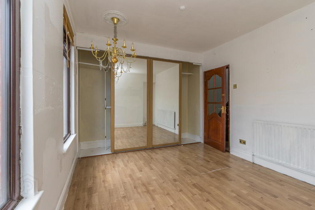 Photo 13 of 111 Ballygomartin Road, Belfast