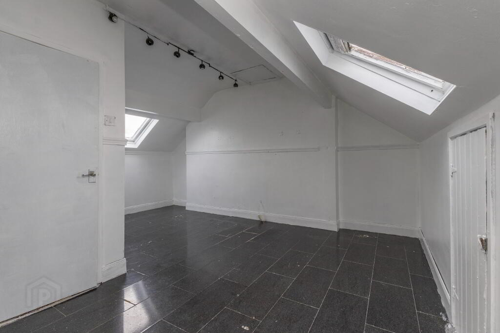 Photo 14 of 111 Ballygomartin Road, Belfast