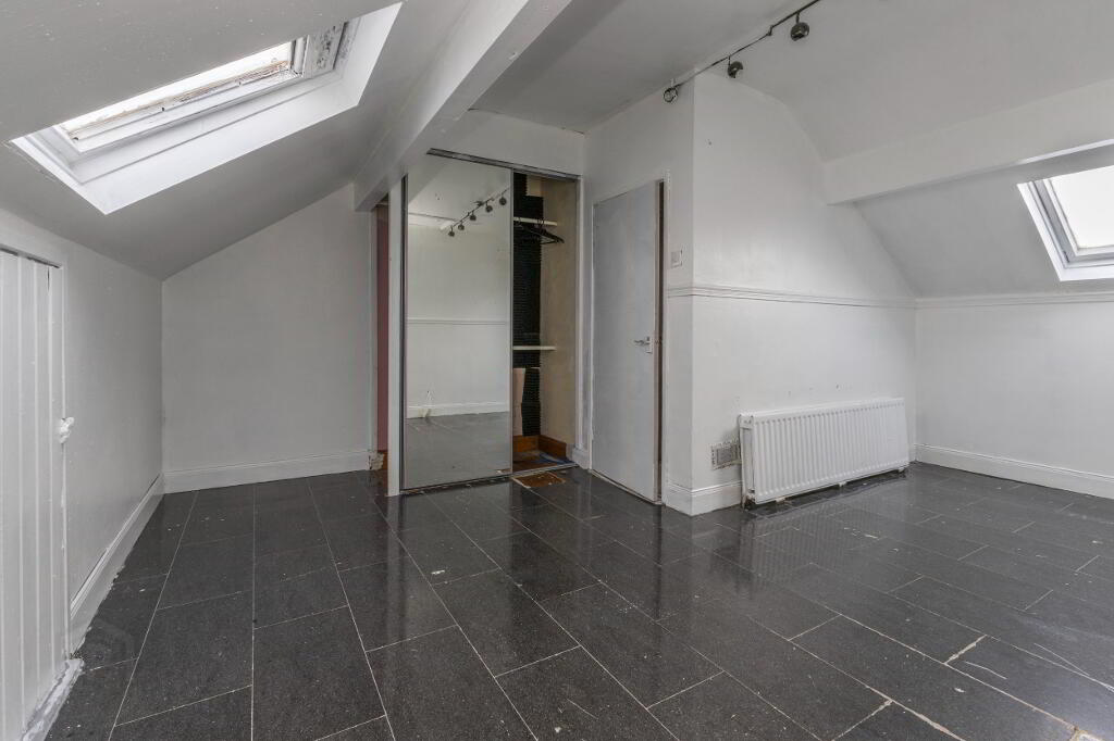Photo 15 of 111 Ballygomartin Road, Belfast