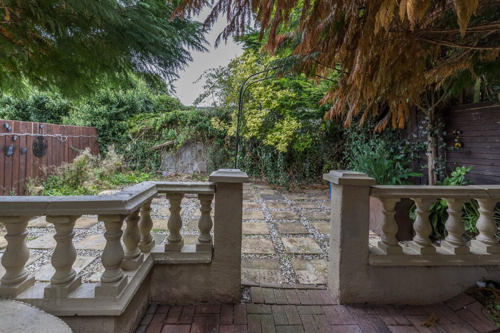 Photo 17 of 111 Ballygomartin Road, Belfast