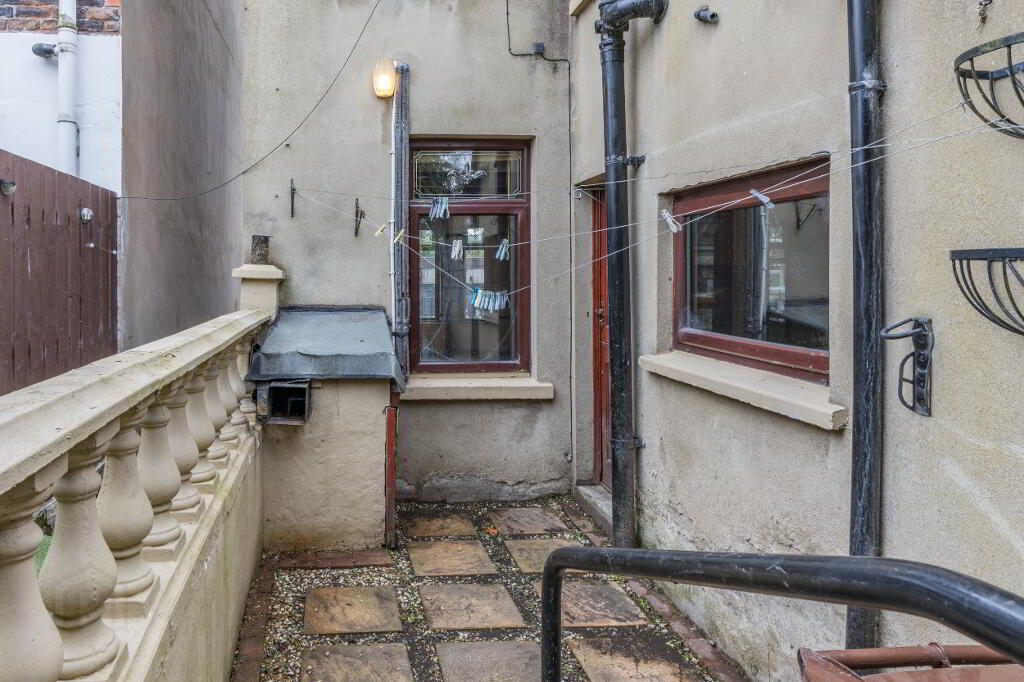 Photo 19 of 111 Ballygomartin Road, Belfast