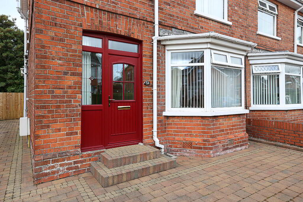 Photo 2 of 52 Hillsborough Drive, Belfast