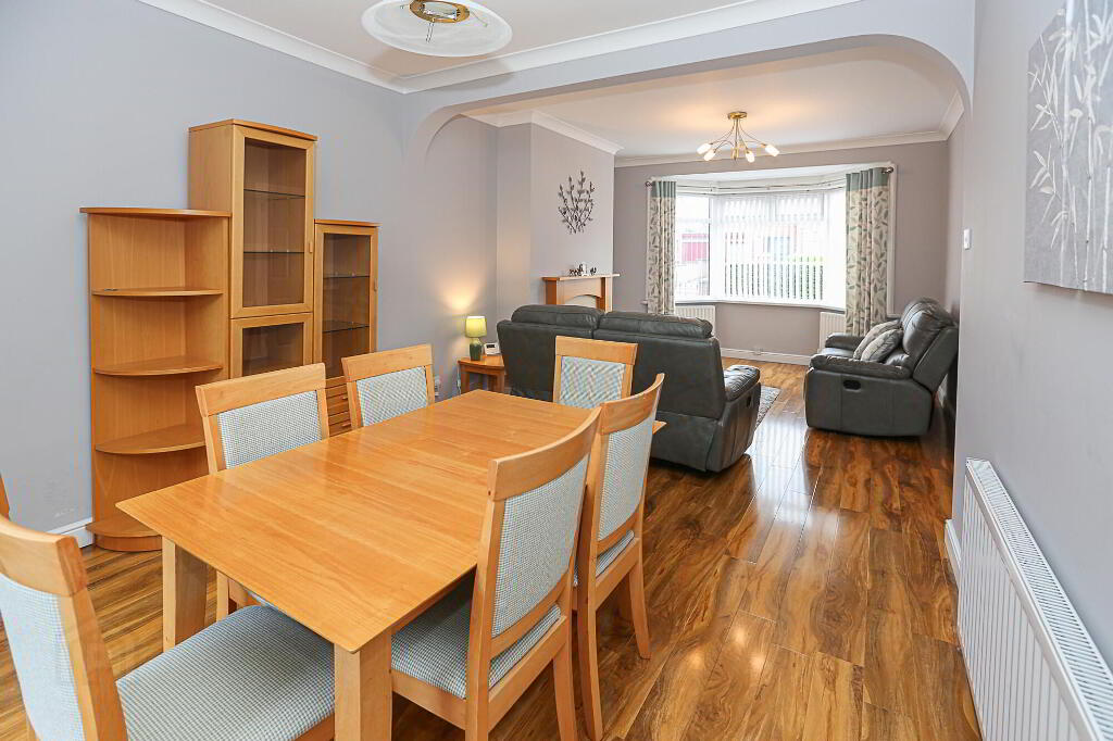 Photo 10 of 52 Hillsborough Drive, Belfast