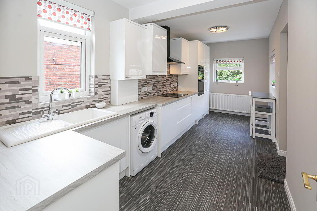 Photo 12 of 52 Hillsborough Drive, Belfast
