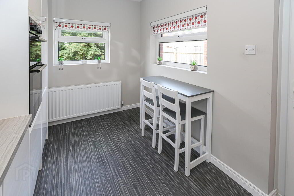 Photo 17 of 52 Hillsborough Drive, Belfast