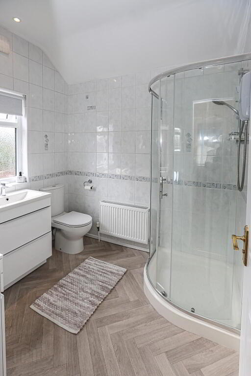 Photo 31 of 52 Hillsborough Drive, Belfast