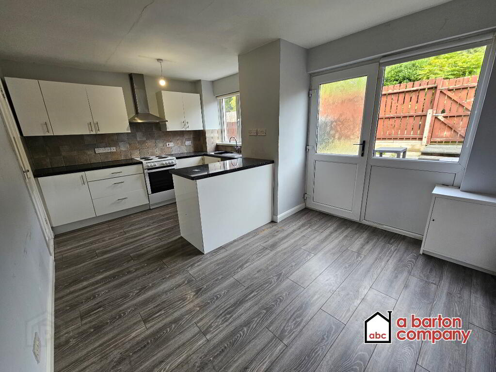 Photo 3 of 31 O'Neill Road, Rathcoole, Newtownabbey