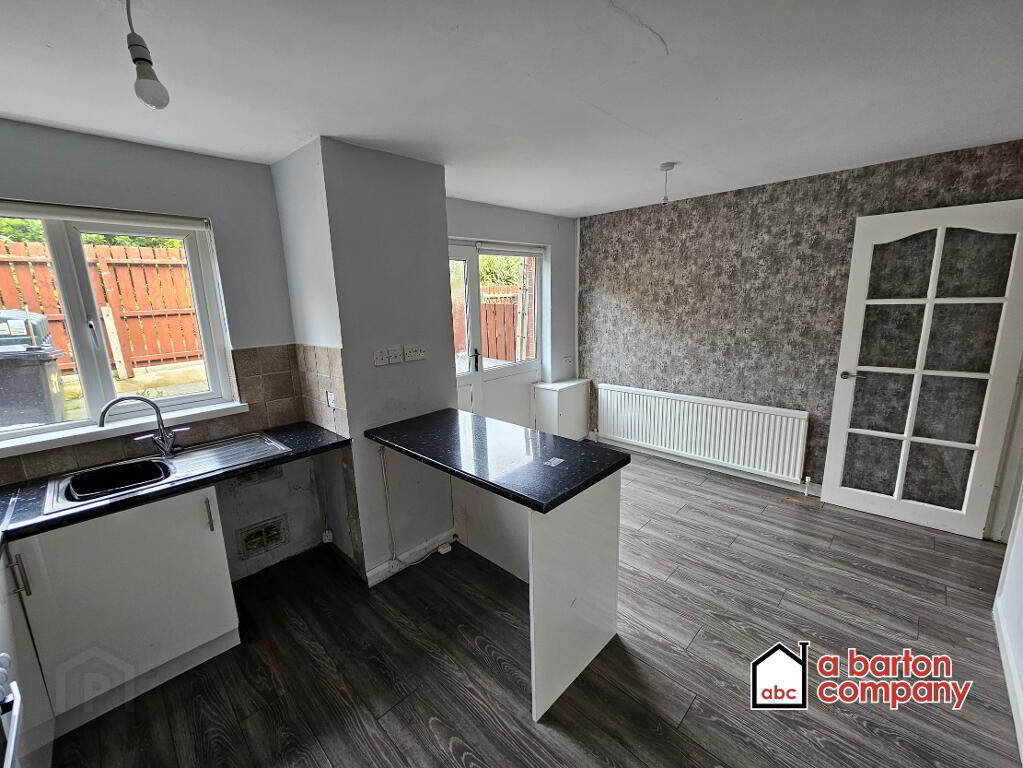 Photo 5 of 31 O'Neill Road, Rathcoole, Newtownabbey