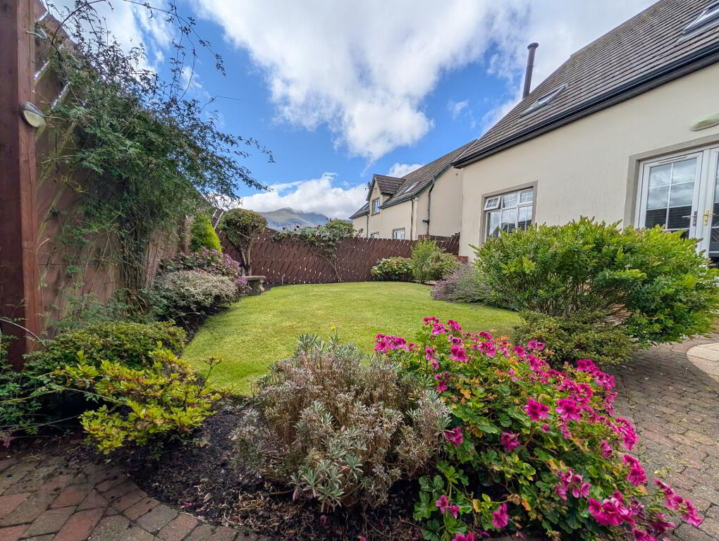 Photo 29 of 25 Tollymore Brae, Newcastle