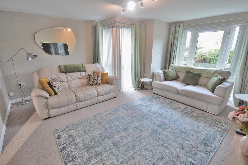 Photo 3 of Apt 1, 53 Bryansburn Road, Bangor