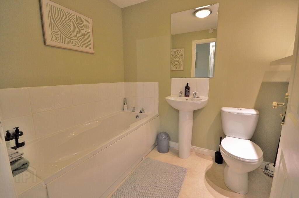 Photo 9 of Apt 1, 53 Bryansburn Road, Bangor