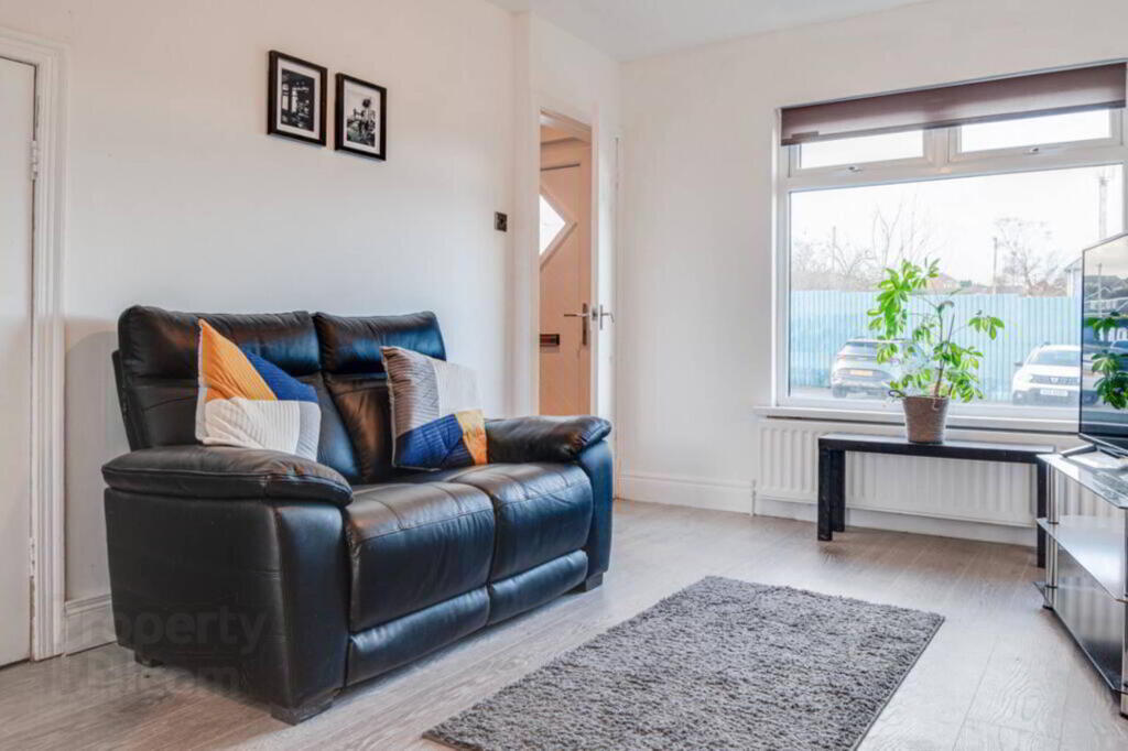 Photo 4 of 127 Clandeboye Road, Bangor