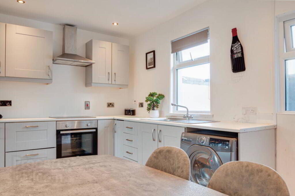 Photo 9 of 127 Clandeboye Road, Bangor