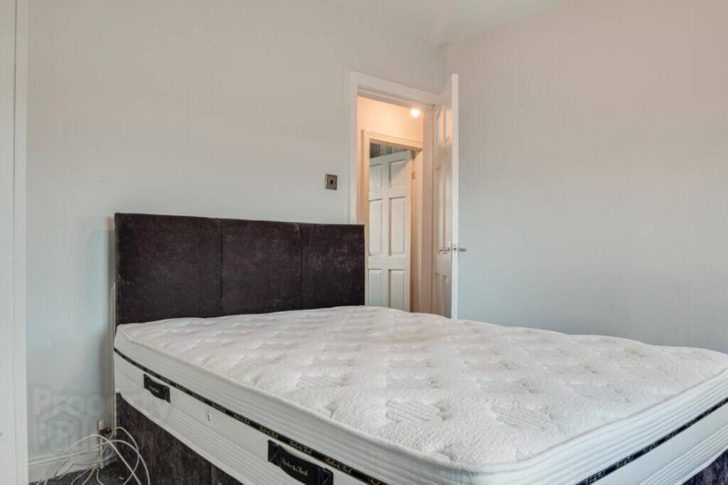 Photo 14 of 127 Clandeboye Road, Bangor