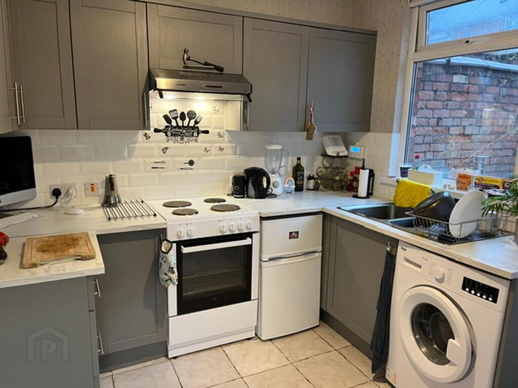 Photo 5 of 31 Dunraven Avenue, Belfast