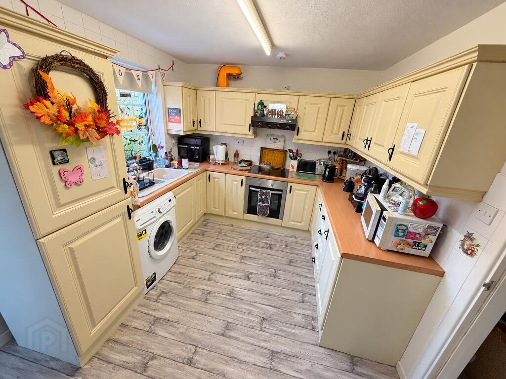 Photo 3 of 8 Bentley Terrace, Waterside, L’derry