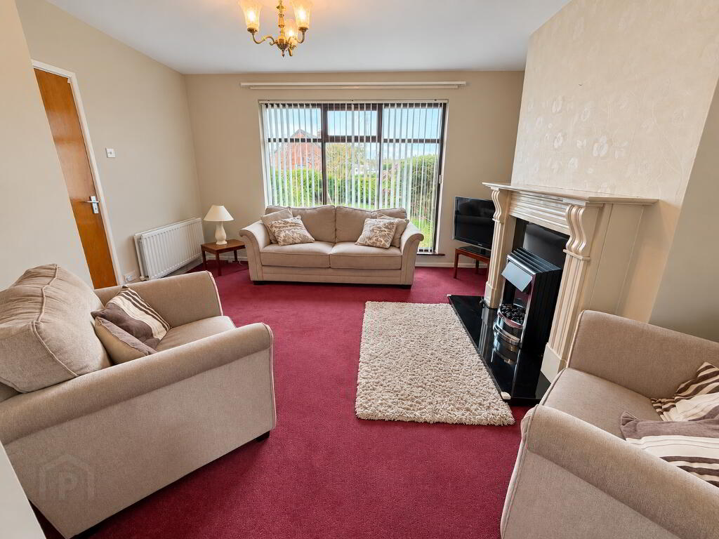 Photo 2 of 11 Hampton Crescent, Kilfennan, L’derry