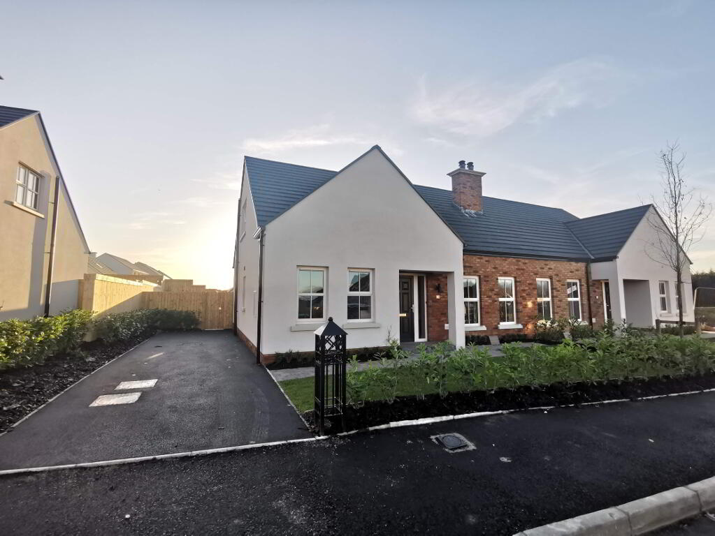 Photo 1 of 16 Oak Country Way, Londonderry
