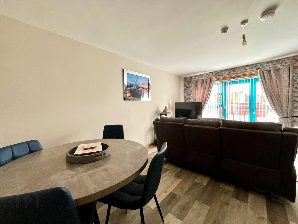 Photo 3 of 36 Queens Court, Londonderry