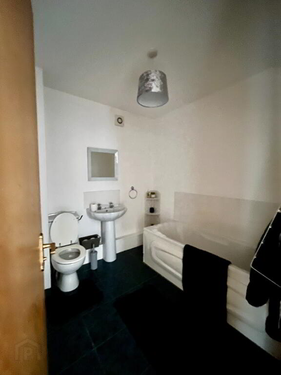 Photo 11 of 36 Queens Court, Londonderry