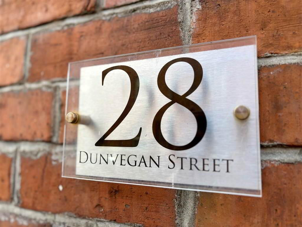 28 Dunvegan Street — property photo 2 of 20