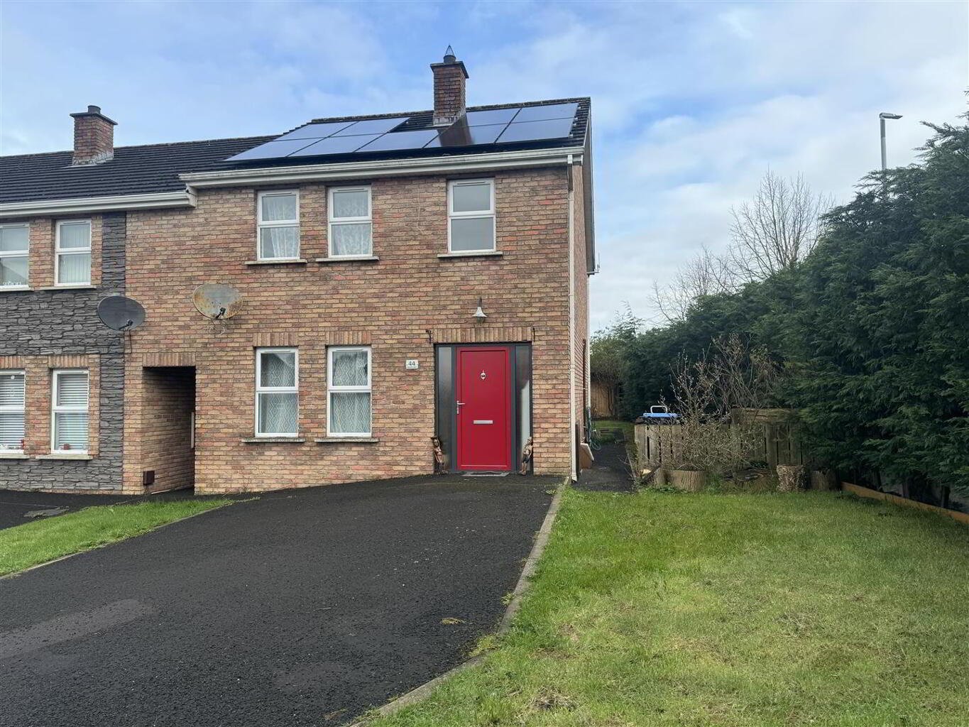 44 Niblock Oaks Antrim, BT41 2DJ