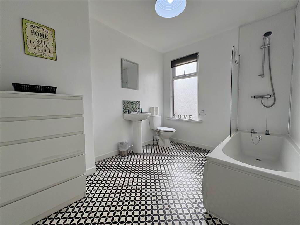 28 Dunvegan Street — property photo 15 of 20