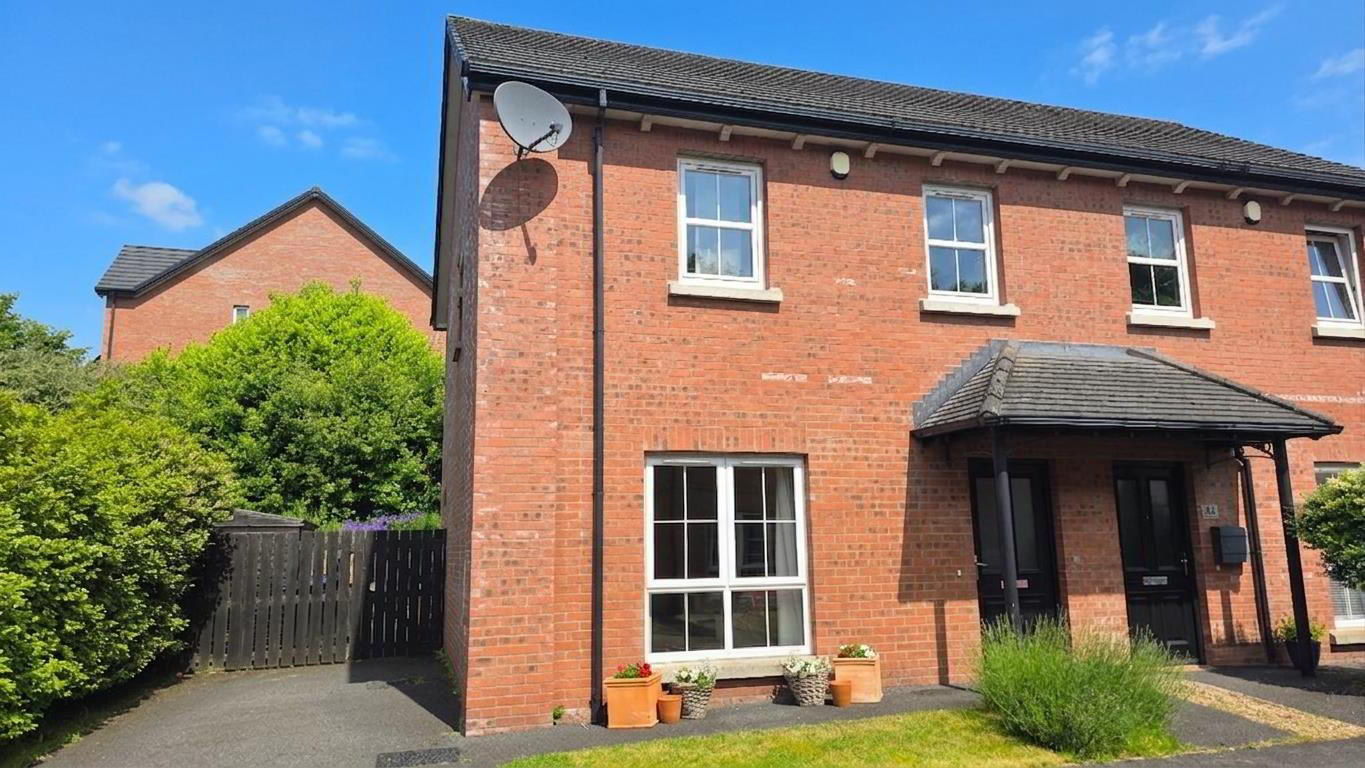 94 Bush Manor Antrim, BT41 2WG