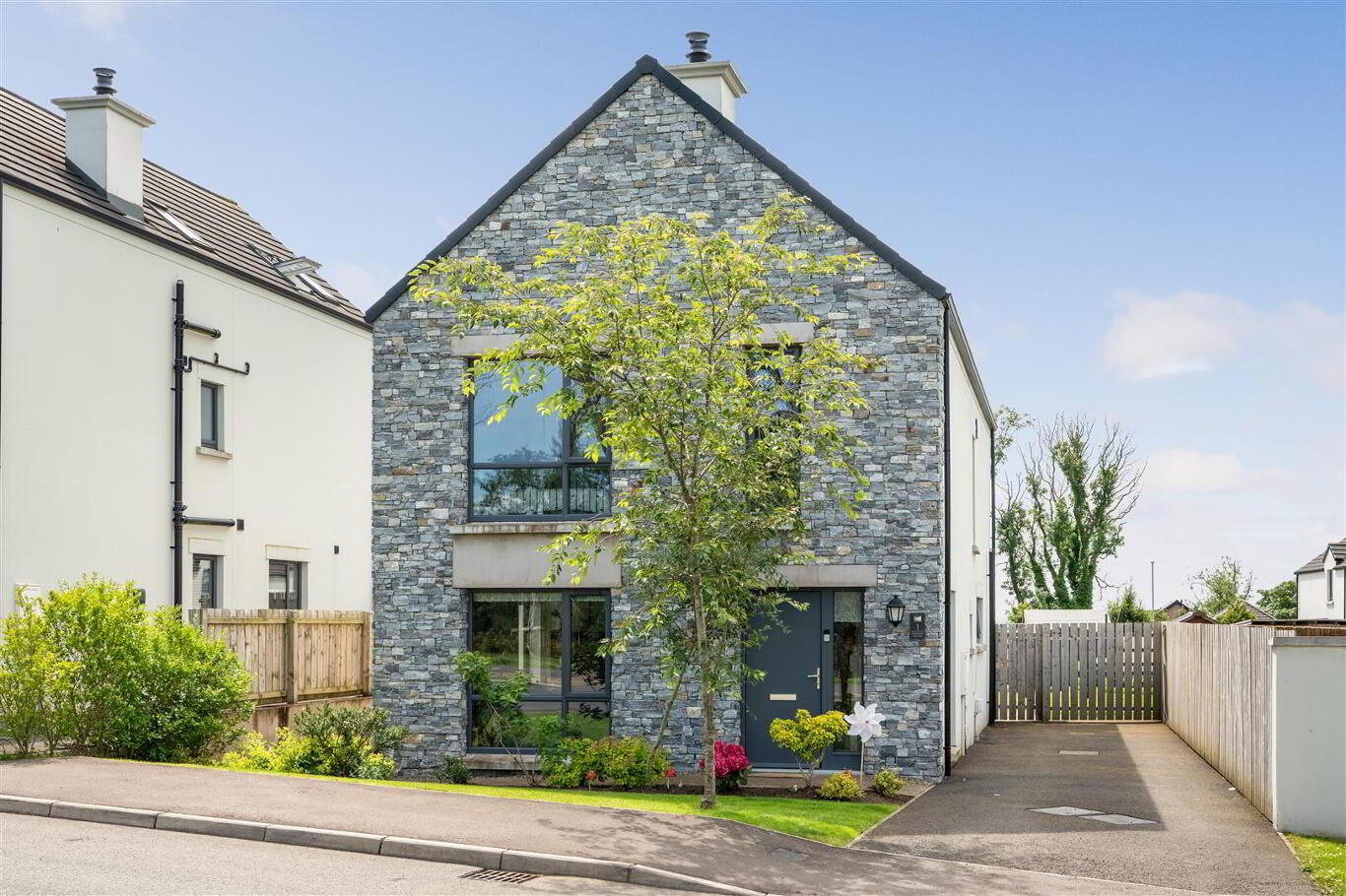 1 Oakwood Ave, Country, Antrim, BT41 2FT