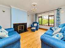 Photo 3 of 40 Pinebrook, Trim