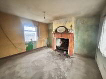 Photo 3 of Crown, Lissycasey