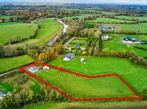 Photo 19 of Boardsmill, Trim