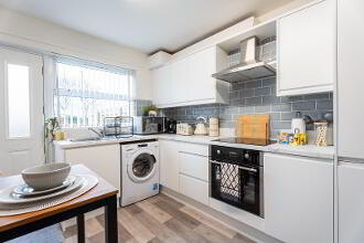 Edenmore_Court_Derry_AIRBNB_CROP-2.jpg