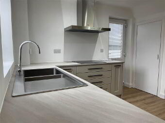 9a Woodland Park, Lisburn, BT28 1LD photo 3