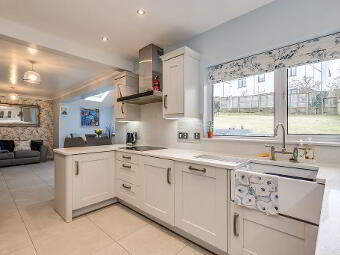 3 Brerton Crescent, Belfast, BT8 6QD photo 3
