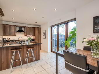 4 Strathearn Lane, Circular Road, Belmont, Belfast, BT4 2BT photo 3