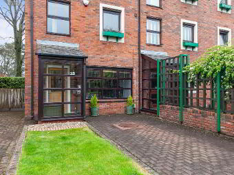 12 Malone Manor, Malone Road, Belfast, BT9 6SR photo 2