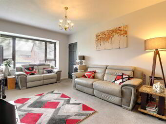 10 Balmoral Court, Bangor, BT19 7XQ photo 2