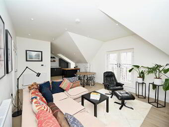 Apt 6, 15 Ballantine Square, Lisburn, BT27 5FU photo 2
