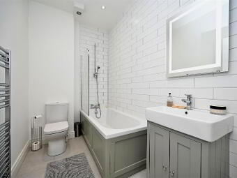 Apt 6, 15 Ballantine Square, Lisburn, BT27 5FU photo 4