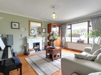 37 Cooks Brae, Kircubbin, Newtownards, BT22 2SQ photo 4