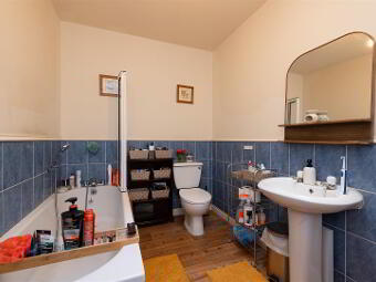 2 Burnview Terrace, Banbridge, BT32 4DJ photo 4