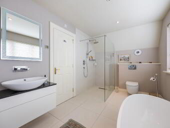 10 Governors Gate Meadow, Hillsborough, BT26 6FY photo 3
