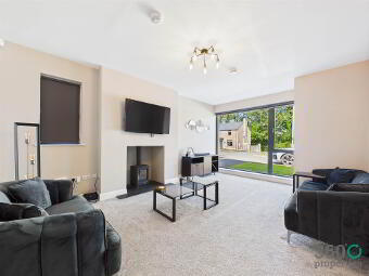 7 Dunadry Gate, Dunadry, BT41 2FW photo 2