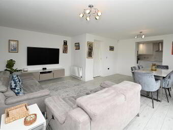 Apt 13 Meadow House, 47 The Boulevard, Belfast, BT7 3LN photo 2